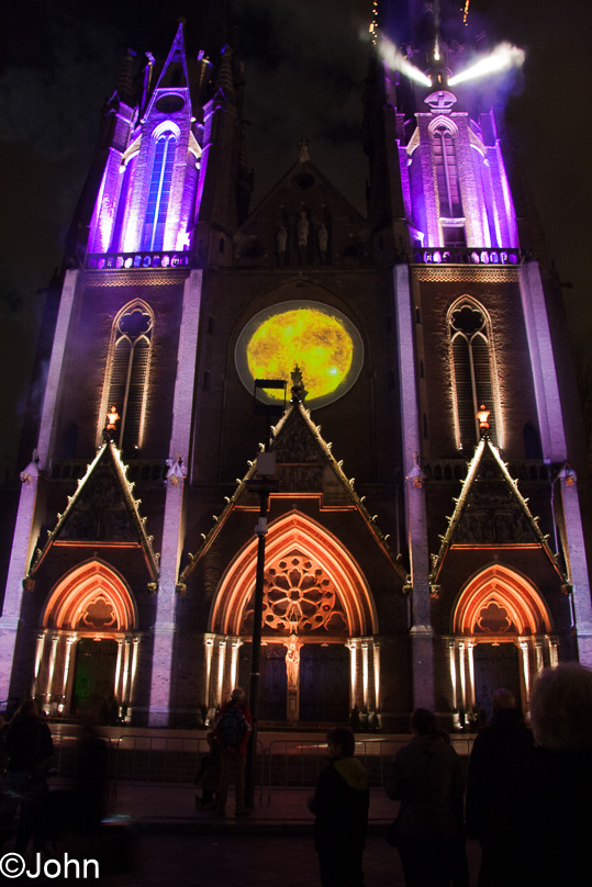 Glow - 13 november 2013